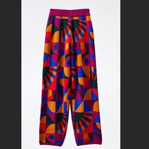 Graphic Toucans Sweater Pants